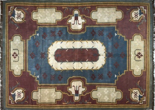 Lote 491: ALFOMBRA DE LANA TEJIDA A MANO.  ALFOMBRA DE LANA TEJIDA A MANO. 