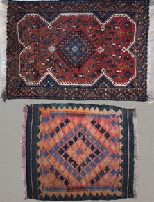 Lote 494: DOS PEQUEÑAS ALFOMBRAS PERSAS DE LANA TEJIDA A MANO.  DOS PEQUEÑAS ALFOMBRAS PERSAS DE LANA TEJIDA A MANO. 
