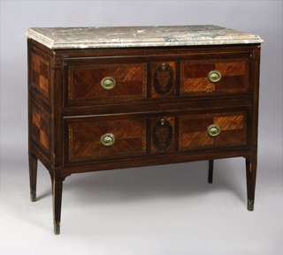 Lote 371: COMODA DE ESTILO FRANCES LUIS XVI.  COMODA DE ESTILO FRANCES LUIS XVI. 