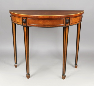 Lote 336: CONSOLA DEMI LUNE ESTILO INGLES DE ARRIMO.  CONSOLA DEMI LUNE ESTILO INGLES DE ARRIMO. 