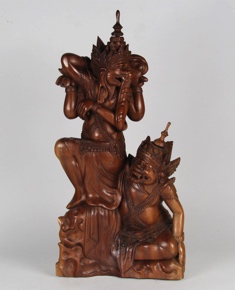 Lote 668: GRUPO HINDU DE MADERA TALLADA.  GRUPO HINDU DE MADERA TALLADA. 