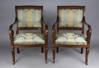 Lote 292: PAR DE SILLONES DE ESTILO FRANCES DIRECTORIO.  PAR DE SILLONES DE ESTILO FRANCES DIRECTORIO. 