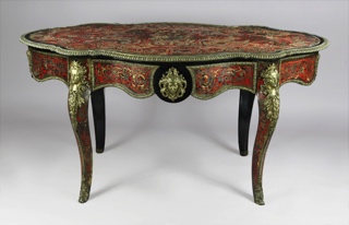 Lote 288: ANTIGUA MESA FRANCESA ESTILO BOULLE PARA CENTRO.  ANTIGUA MESA FRANCESA ESTILO BOULLE PARA CENTRO. 